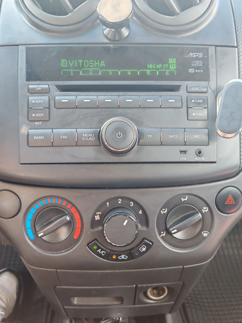 Chevrolet Aveo 1.2 BENZIN/GAS, снимка 10 - Автомобили и джипове - 52384887