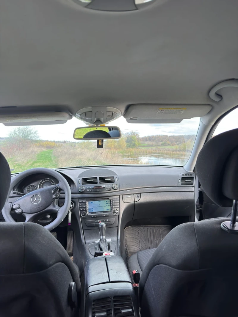 Mercedes-Benz E 320, снимка 9 - Автомобили и джипове - 52391493