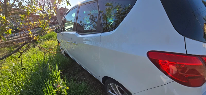 Opel Meriva, снимка 3 - Автомобили и джипове - 52425775