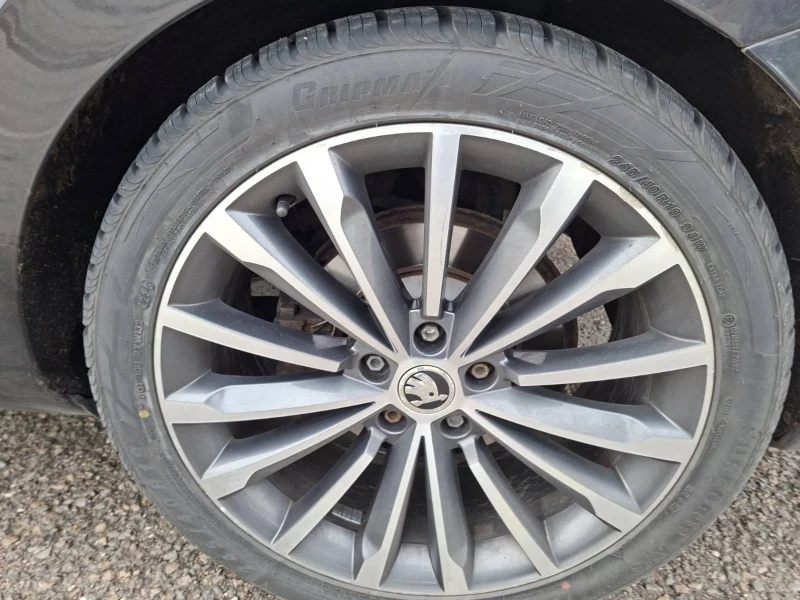 Skoda Superb L&K, снимка 8 - Автомобили и джипове - 52726411