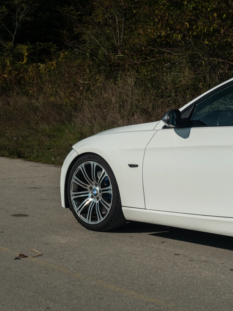 BMW 330, снимка 11 - Автомобили и джипове - 52901881