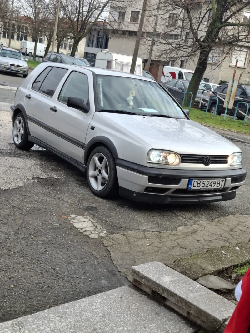 VW Golf, снимка 4 - Автомобили и джипове - 53024873