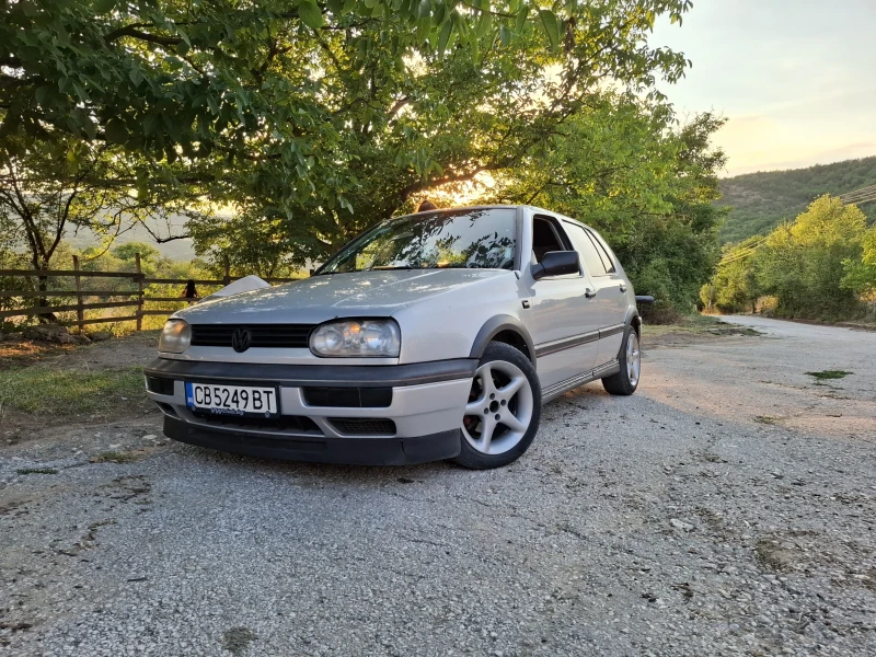 VW Golf, снимка 3 - Автомобили и джипове - 53024873