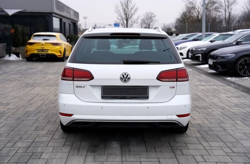 VW Golf Комби 1.6 TDI/DSG/LED/Comfort, снимка 4 - Автомобили и джипове - 53269394