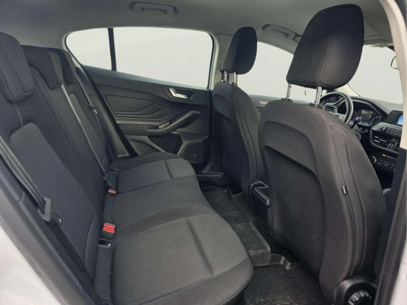 Ford Focus 1.0 EcoBoost, снимка 10 - Автомобили и джипове - 53277372