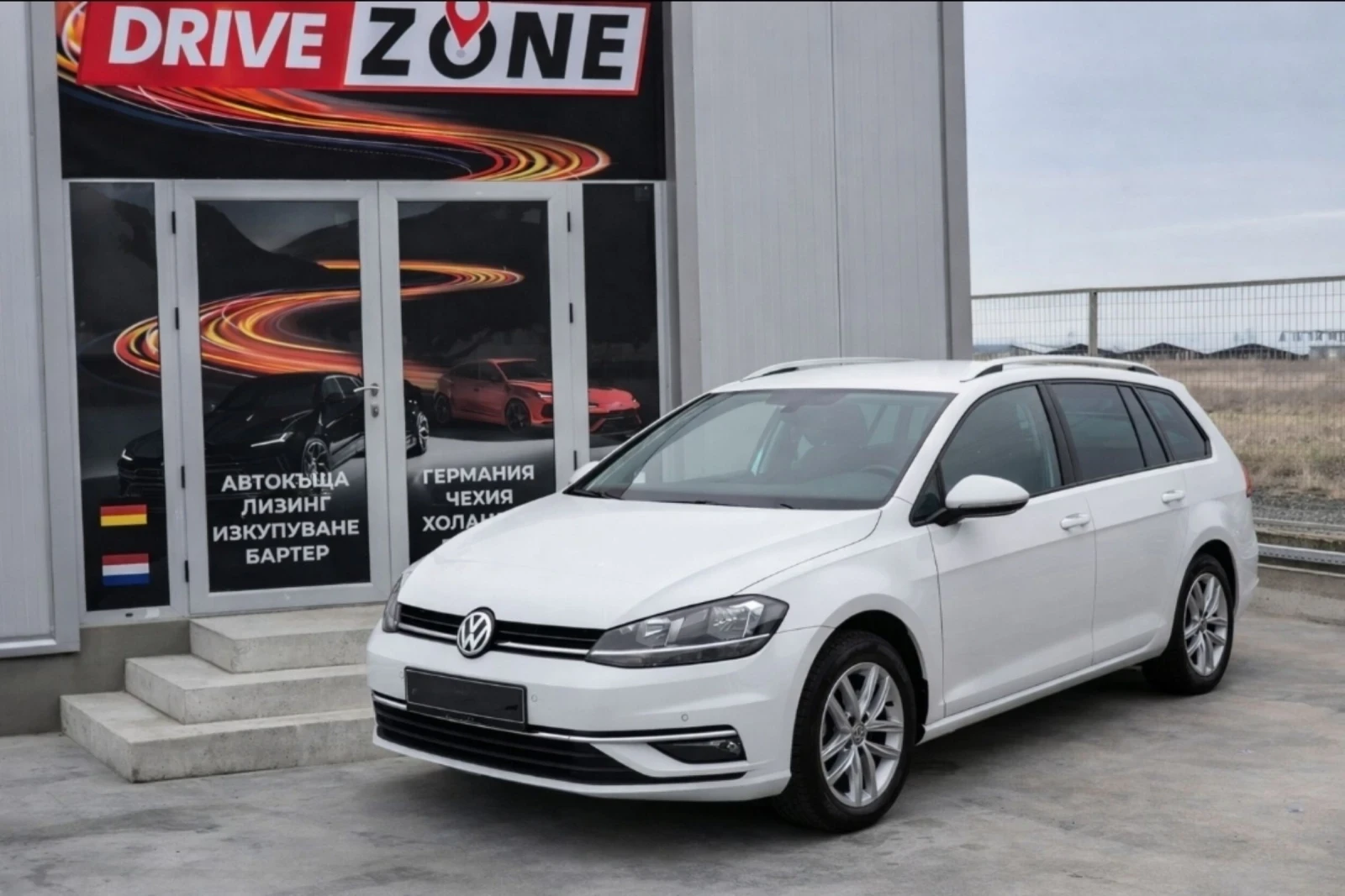 VW Golf Комби 1.6 TDI/DSG/LED/Comfort, снимка 1