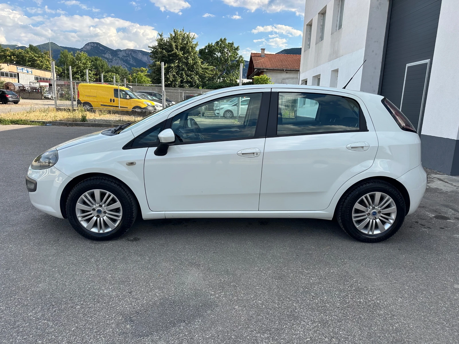 Fiat Punto 1.3JTD Evo Design Италия - изображение 4