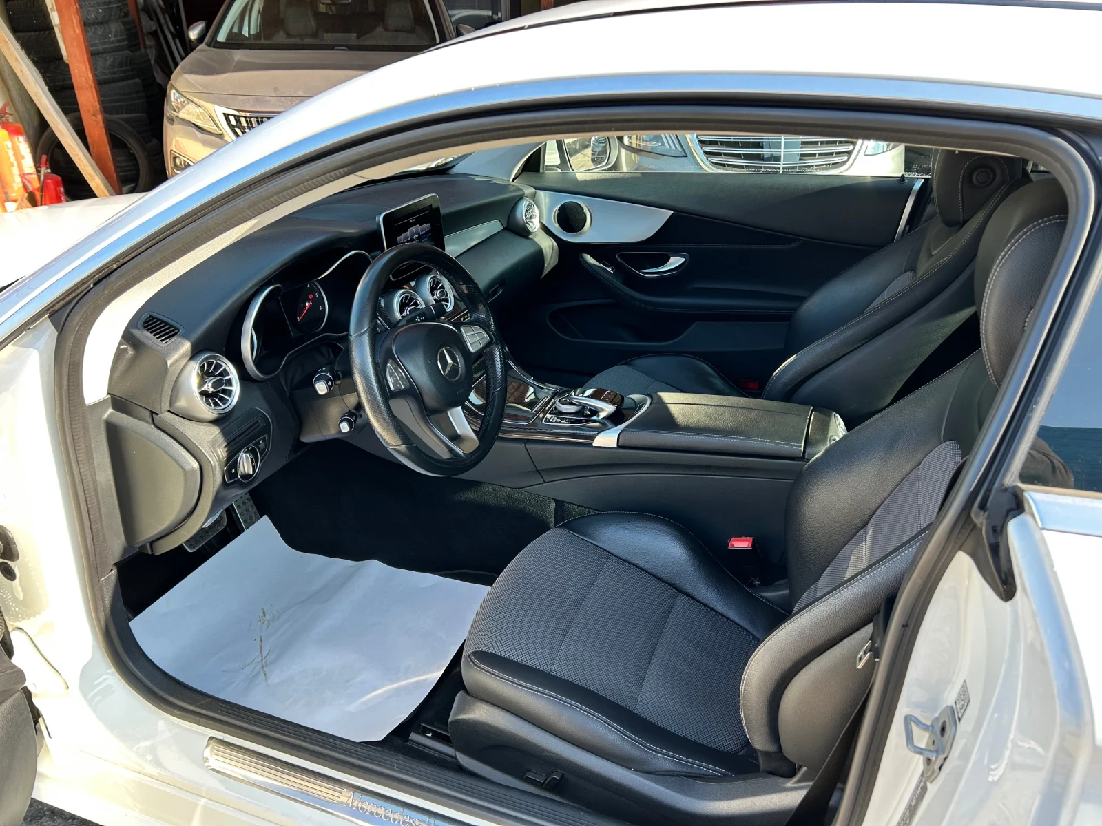 Mercedes-Benz C 220 d AMG 9G - изображение 9
