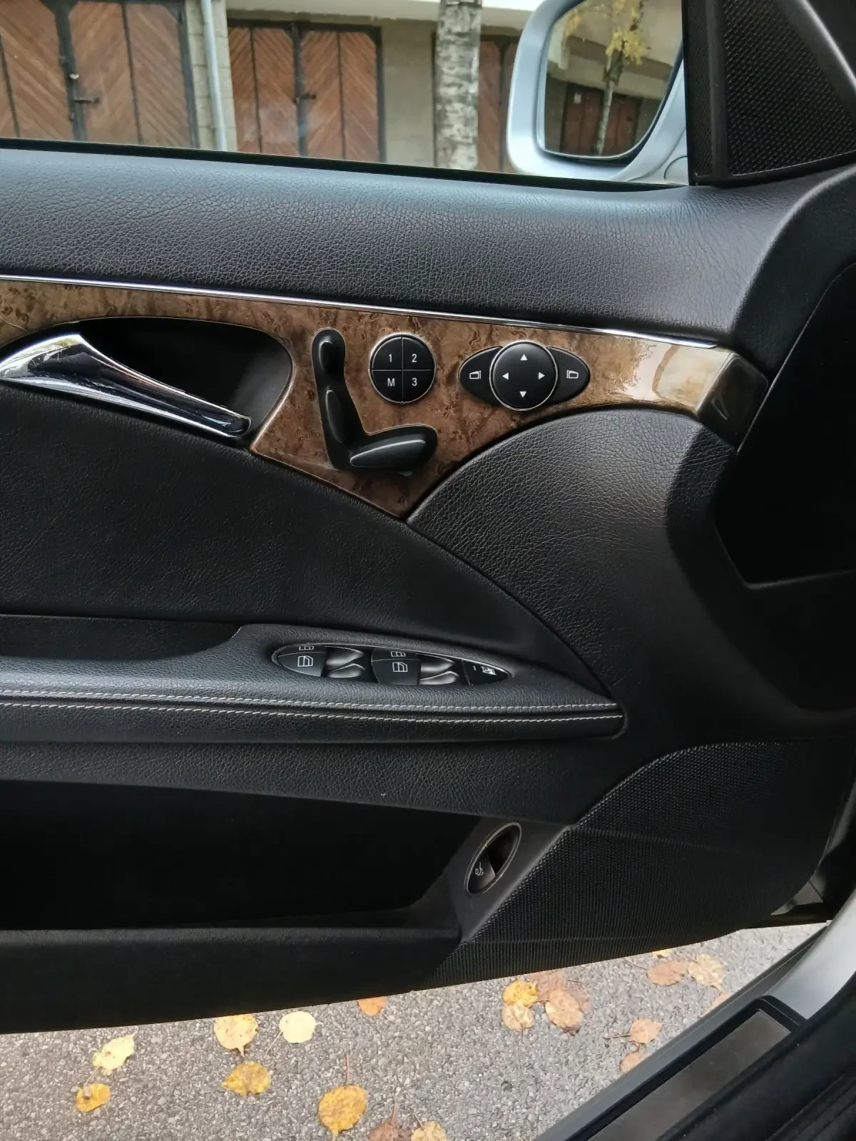 Mercedes-Benz E 320 CDI, снимка 9 - Автомобили и джипове - 53633756