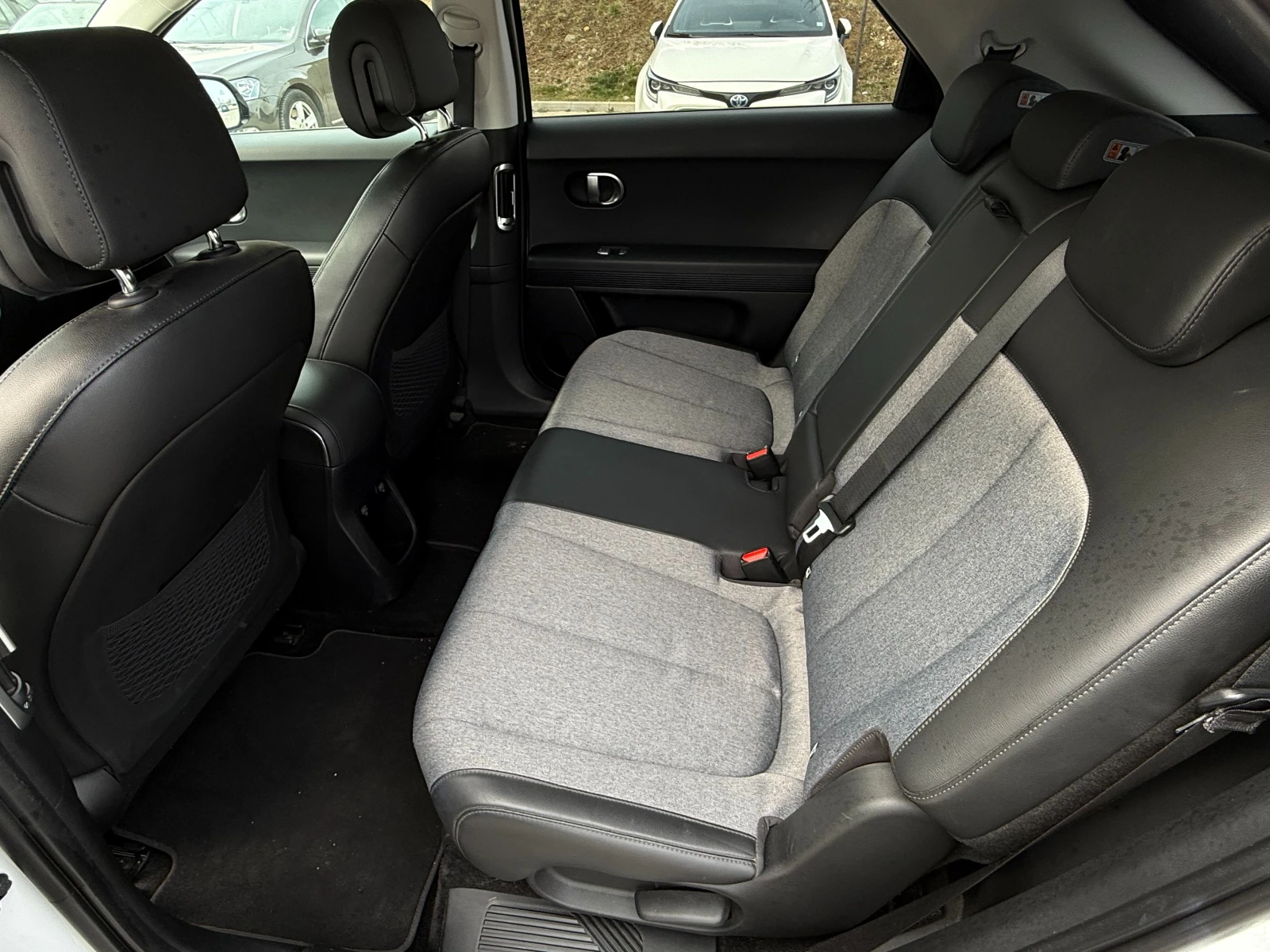 Hyundai Ioniq 5 Long Range 72.6 kWh, Гаранционен автомобил, снимка 10 - Автомобили и джипове - 53984201