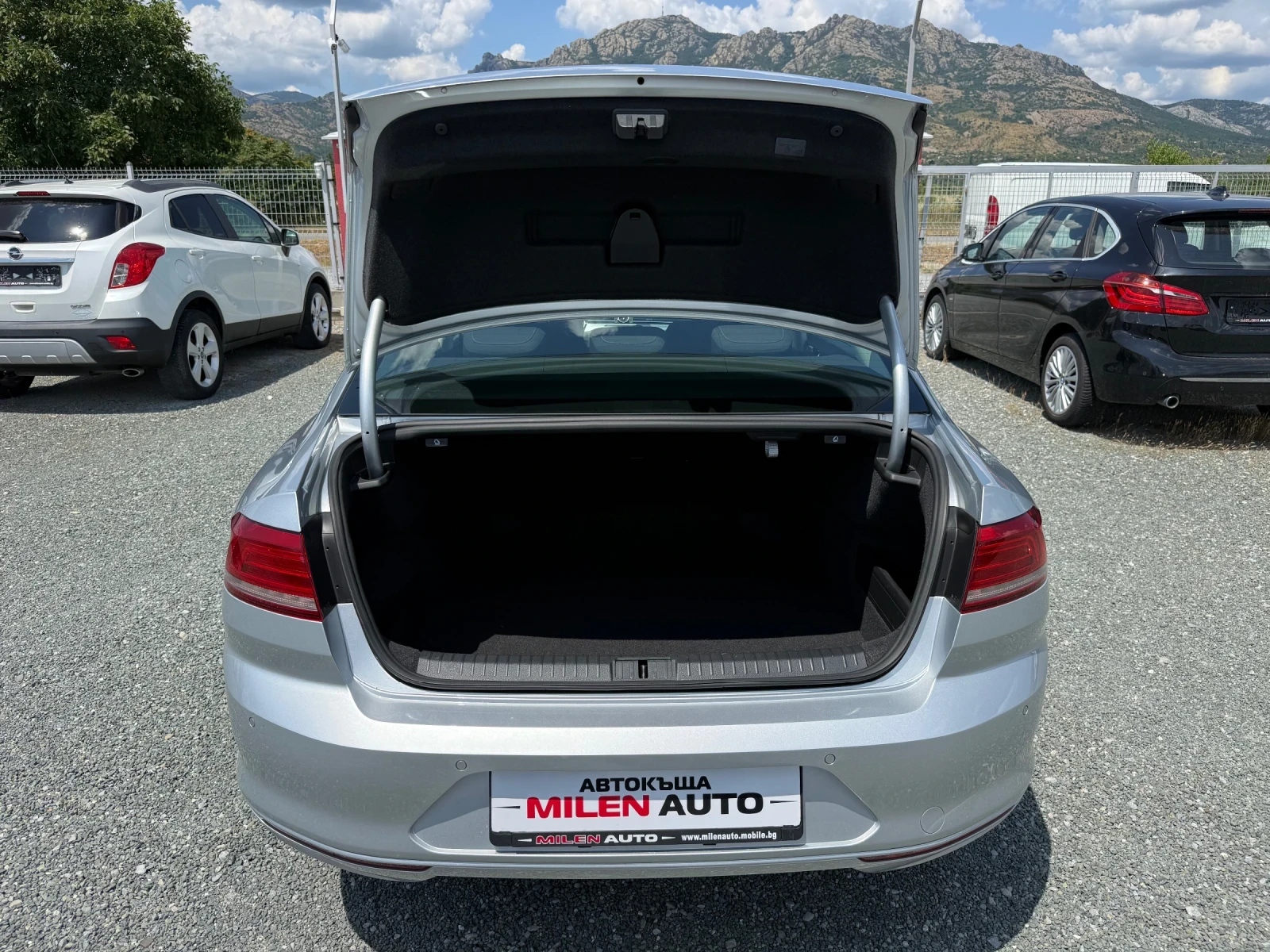 VW Passat (KATO НОВА), снимка 13 - Автомобили и джипове - 54479002