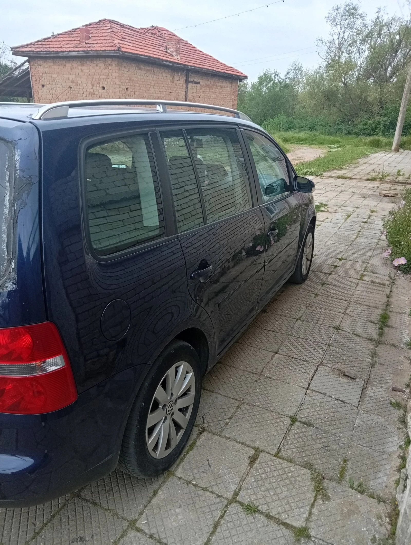 VW Touran 1.9tdi, снимка 2 - Автомобили и джипове - 54509276