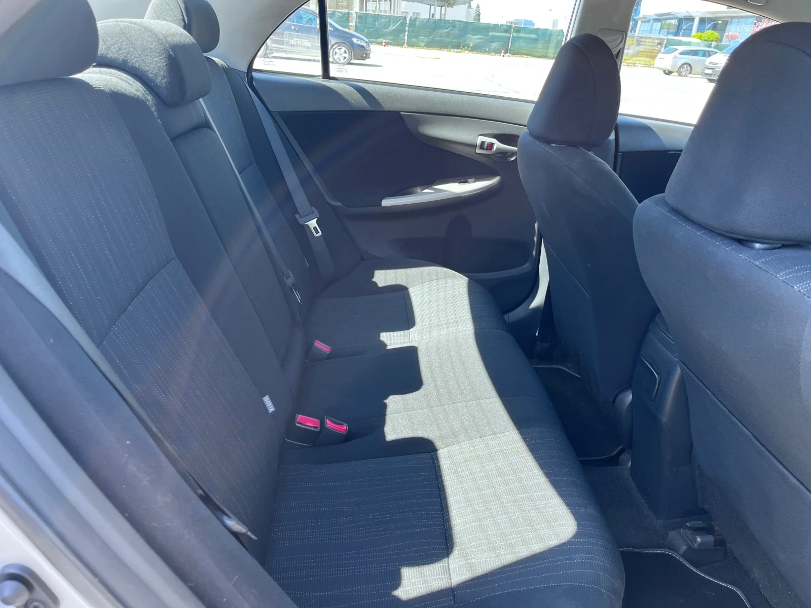Toyota Corolla 2.0 D4D 126 TOP, снимка 9 - Автомобили и джипове - 54579600