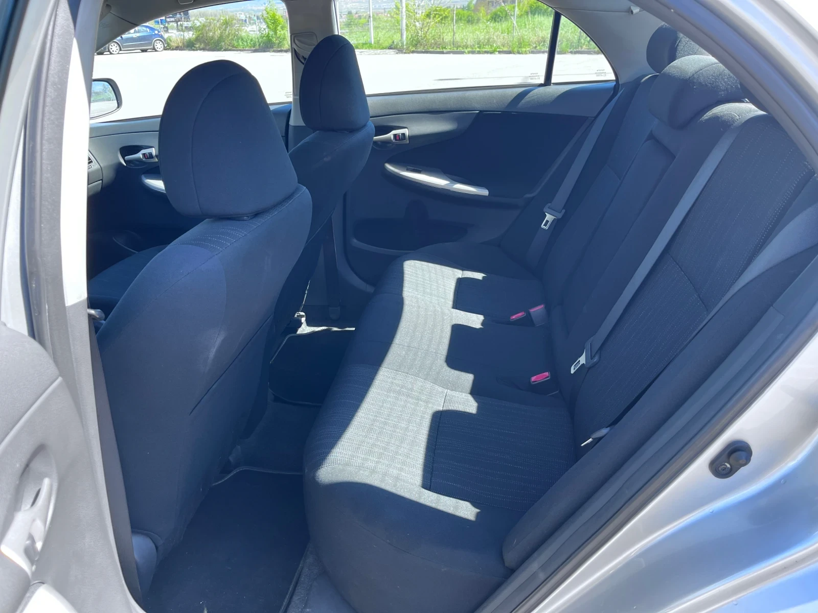 Toyota Corolla 2.0 D4D 126 TOP, снимка 10 - Автомобили и джипове - 54579600
