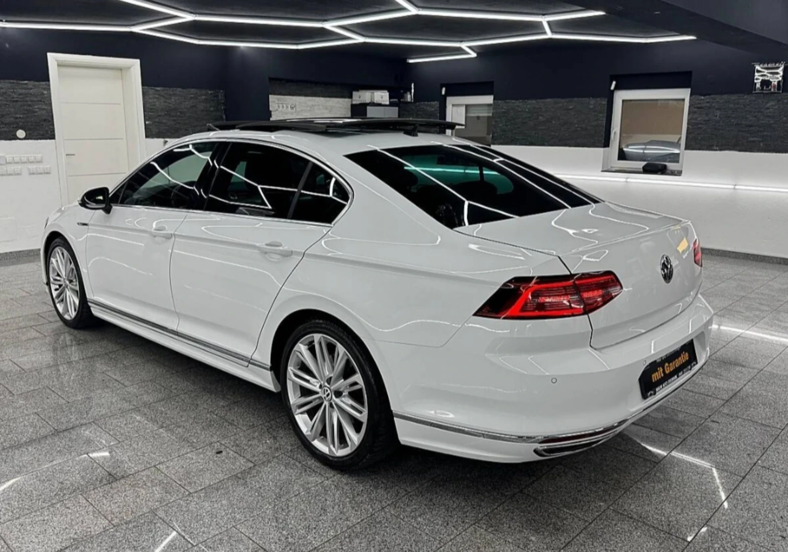 VW Passat VW Passat 2, 0 BI-TDI 4Motion DSG* R-Line* Highlin, снимка 4 - Автомобили и джипове - 54628808