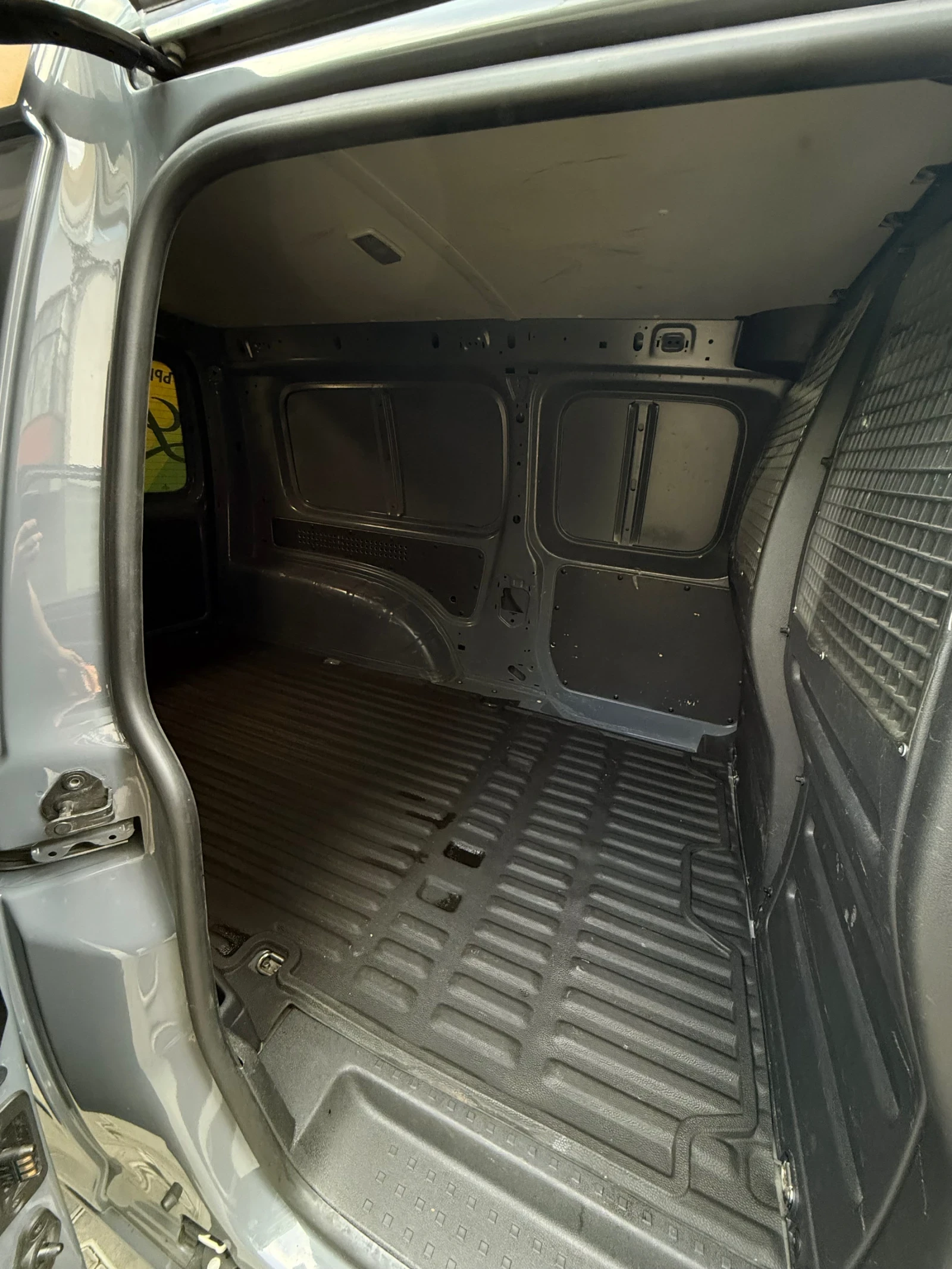 VW Caddy MAXI товарен N1 автомат бензин/газ подгрев навиг., снимка 11 - Автомобили и джипове - 55380027