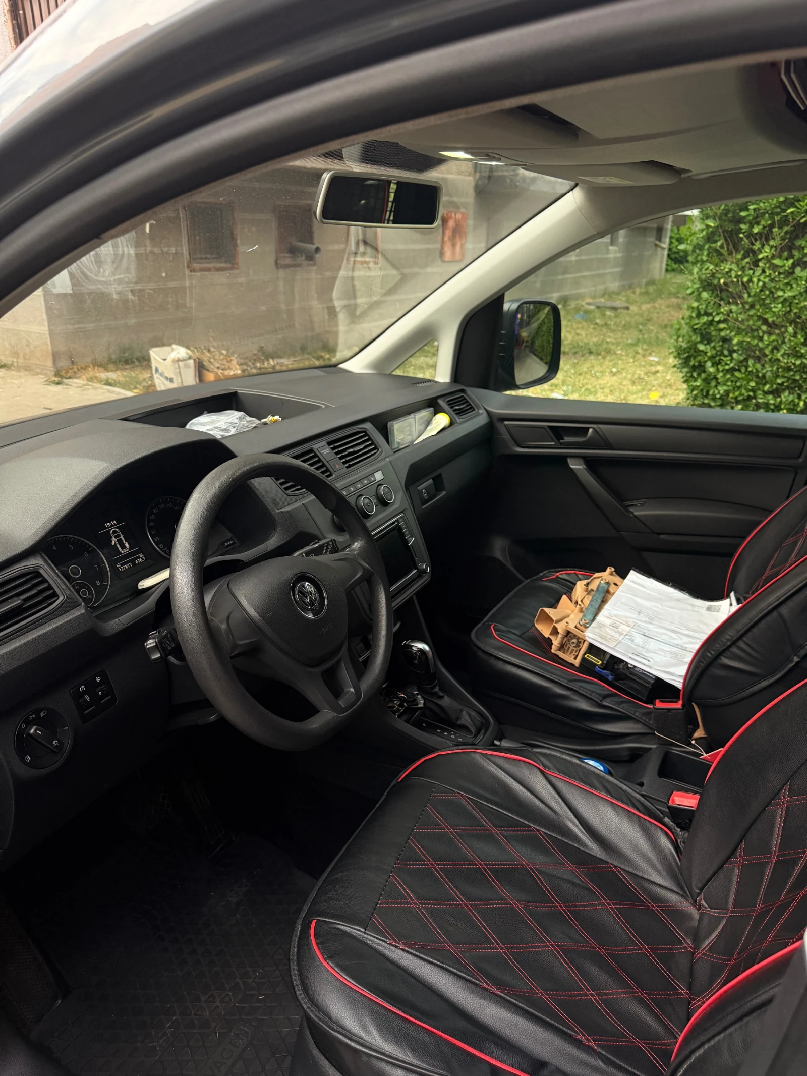 VW Caddy MAXI товарен N1 автомат бензин/газ подгрев навиг., снимка 8 - Автомобили и джипове - 55380027