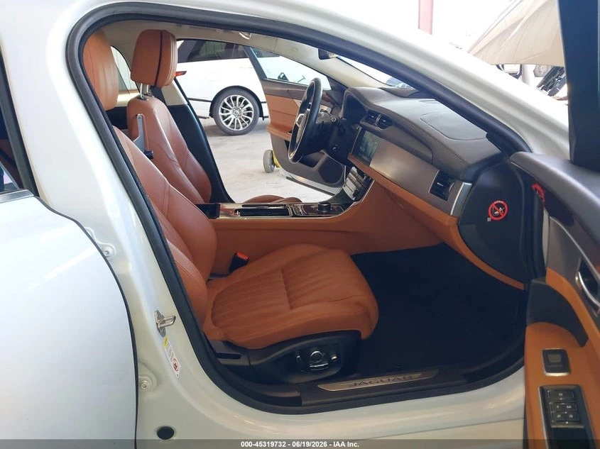 Jaguar Xf * PORTFOLIO* LIMITED* ПАНО* KEYLESS* Camera* ПОДГР, снимка 8 - Автомобили и джипове - 55433595