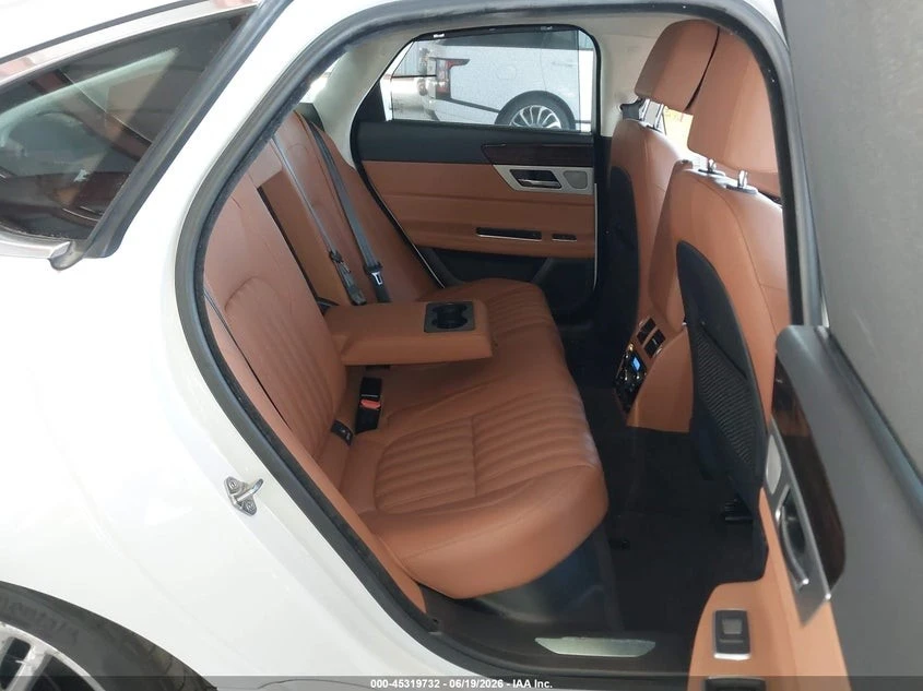 Jaguar Xf * PORTFOLIO* LIMITED* ПАНО* KEYLESS* Camera* ПОДГР, снимка 11 - Автомобили и джипове - 55433595