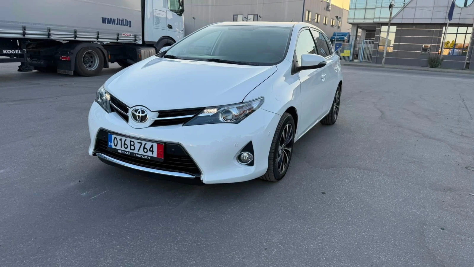 Toyota Auris 1.6 АВТОМАТИК 
