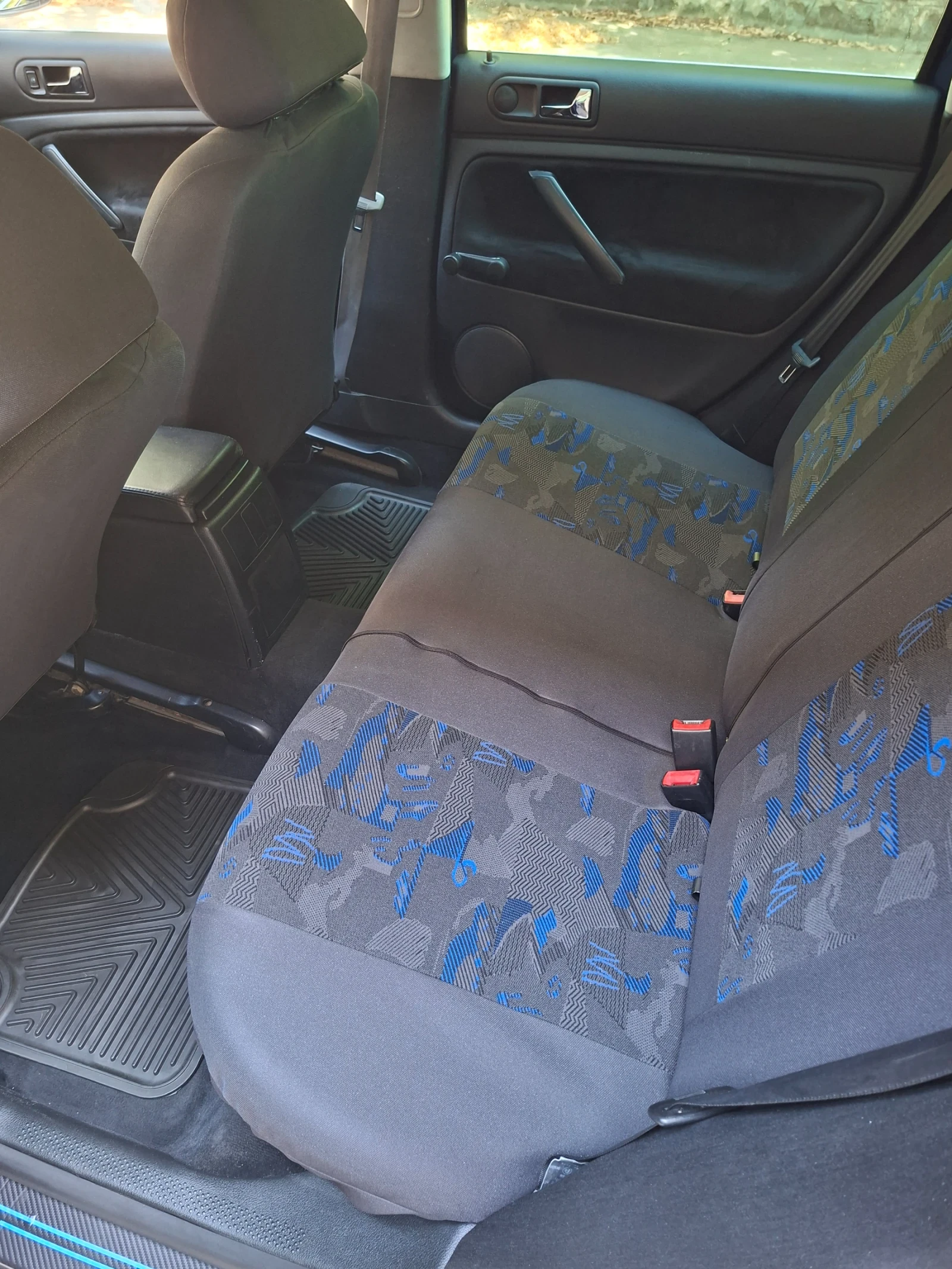 VW Passat лек, снимка 7 - Автомобили и джипове - 55826893