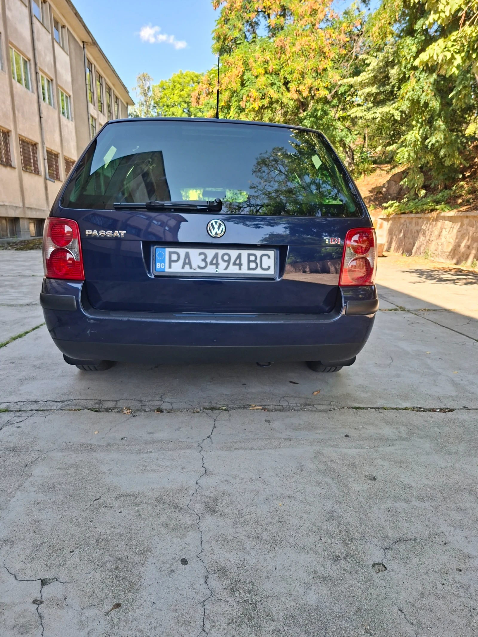 VW Passat лек, снимка 2 - Автомобили и джипове - 55826893