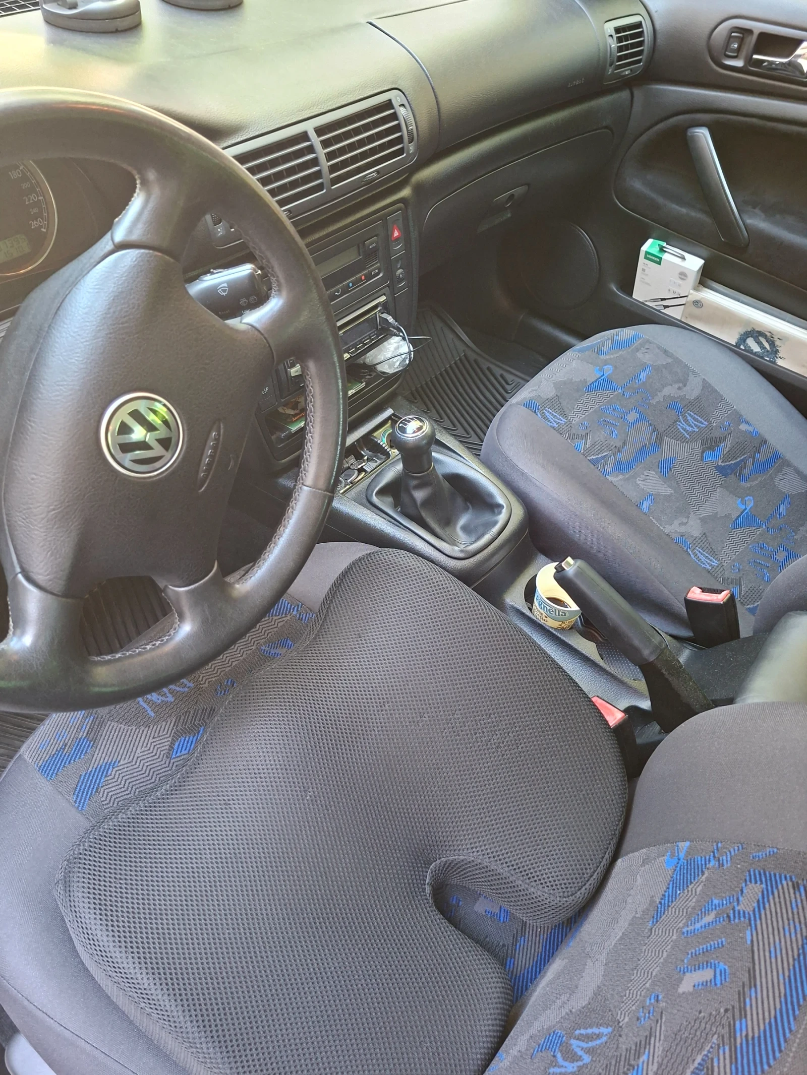 VW Passat лек, снимка 15 - Автомобили и джипове - 55826893