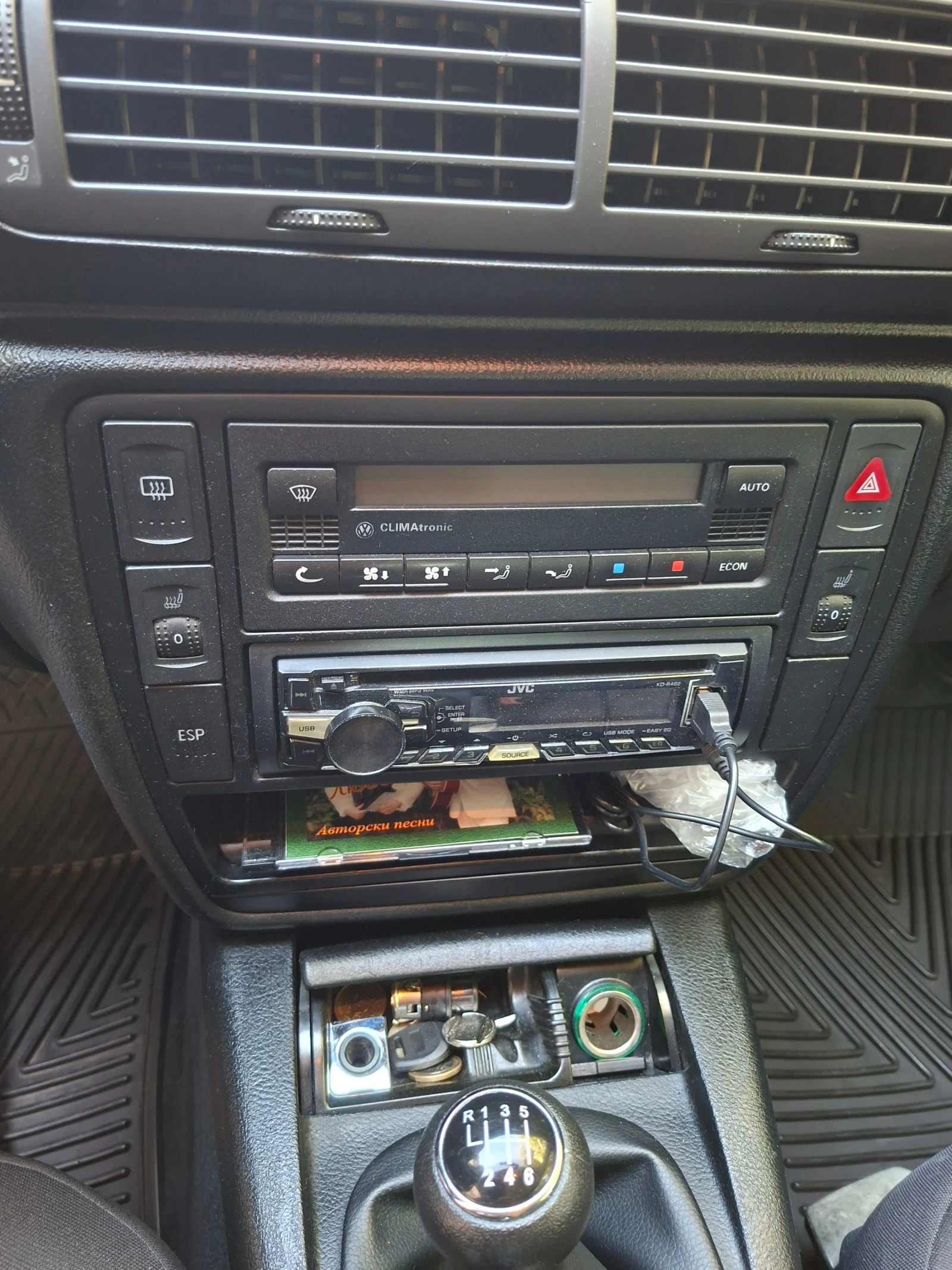 VW Passat лек, снимка 16 - Автомобили и джипове - 55826893