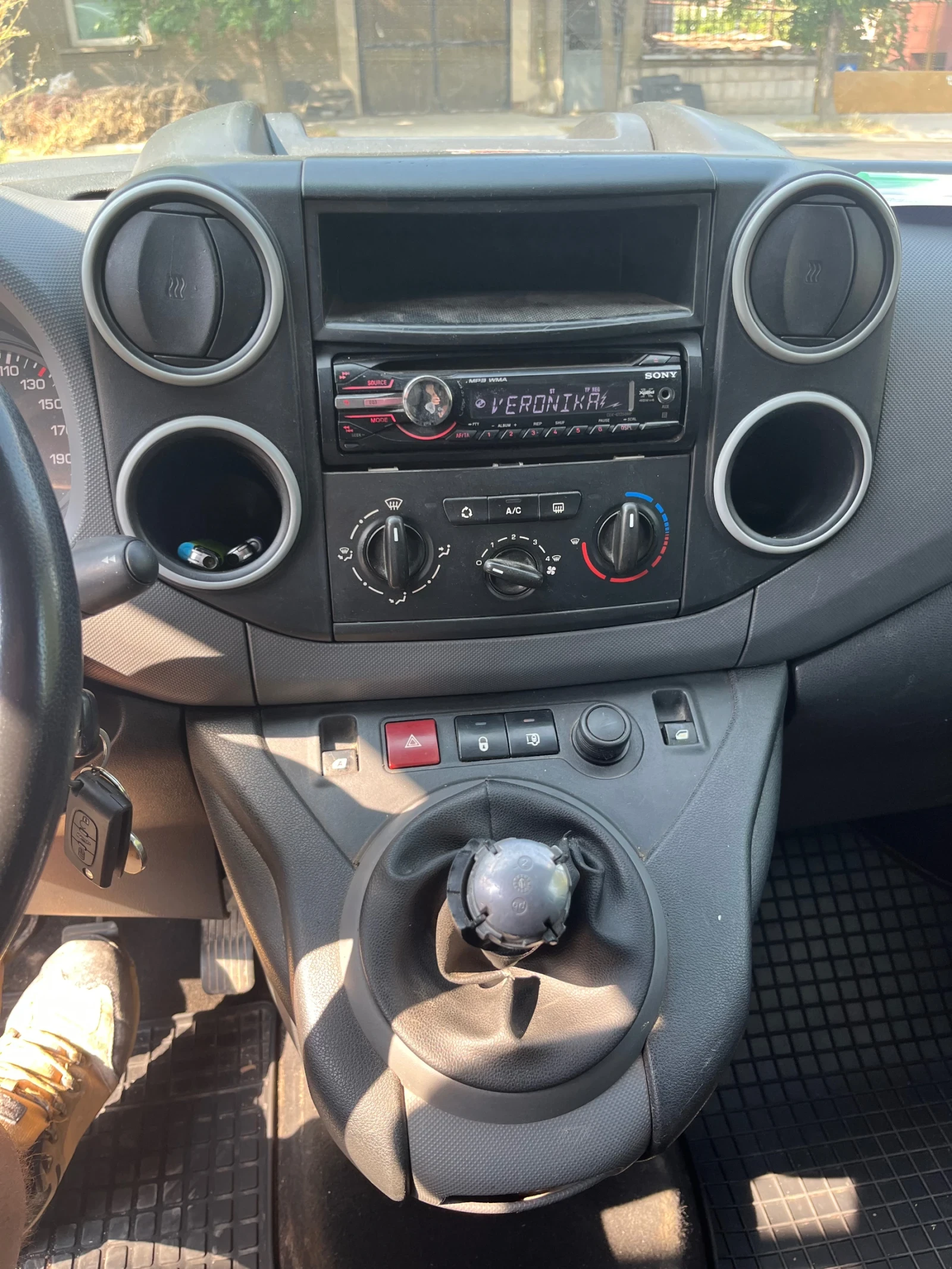 Peugeot Partner, снимка 9 - Автомобили и джипове - 56041214