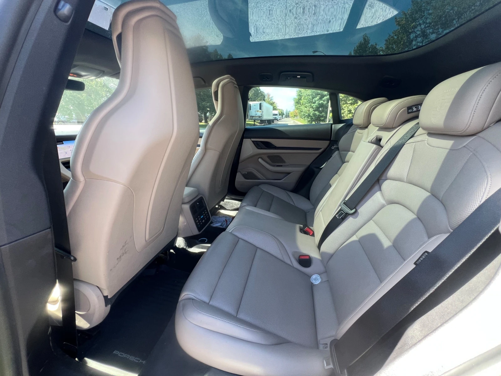 Porsche Taycan 4, CARFAX | Mobile.bg � ����������� 10
