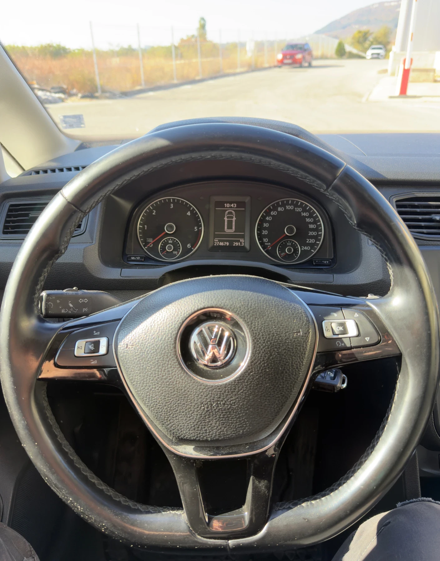 VW Caddy Caddy DSG автоматик, снимка 10 - Автомобили и джипове - 56594377