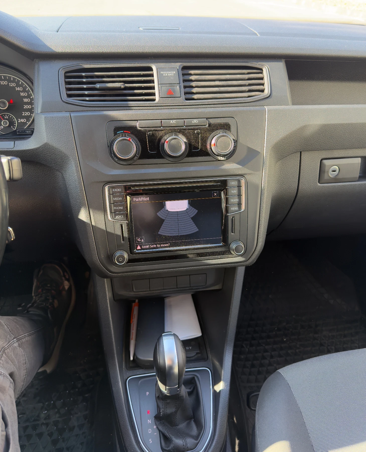 VW Caddy Caddy DSG автоматик, снимка 11 - Автомобили и джипове - 56594377
