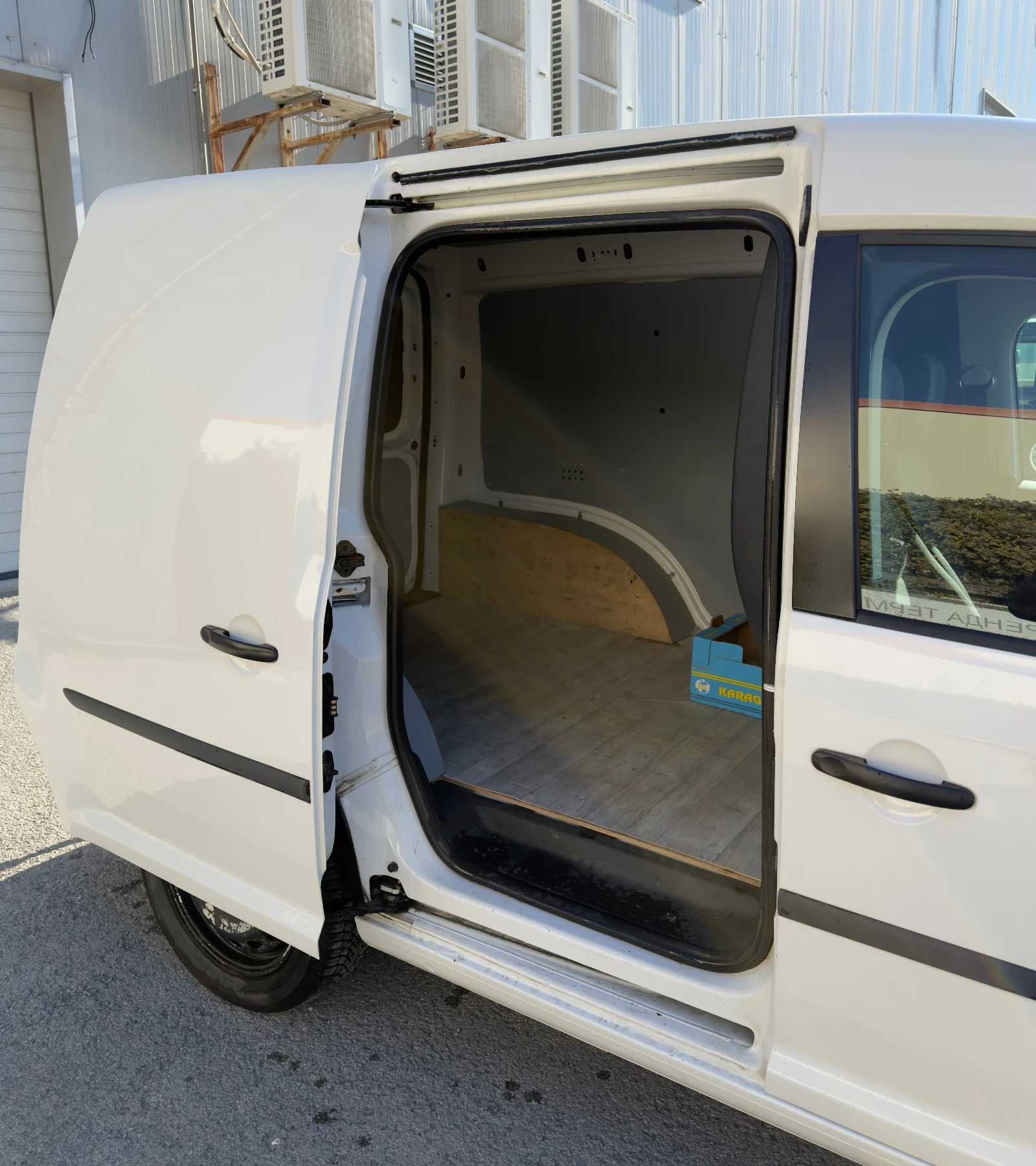 VW Caddy Caddy DSG автоматик, снимка 7 - Автомобили и джипове - 56594377