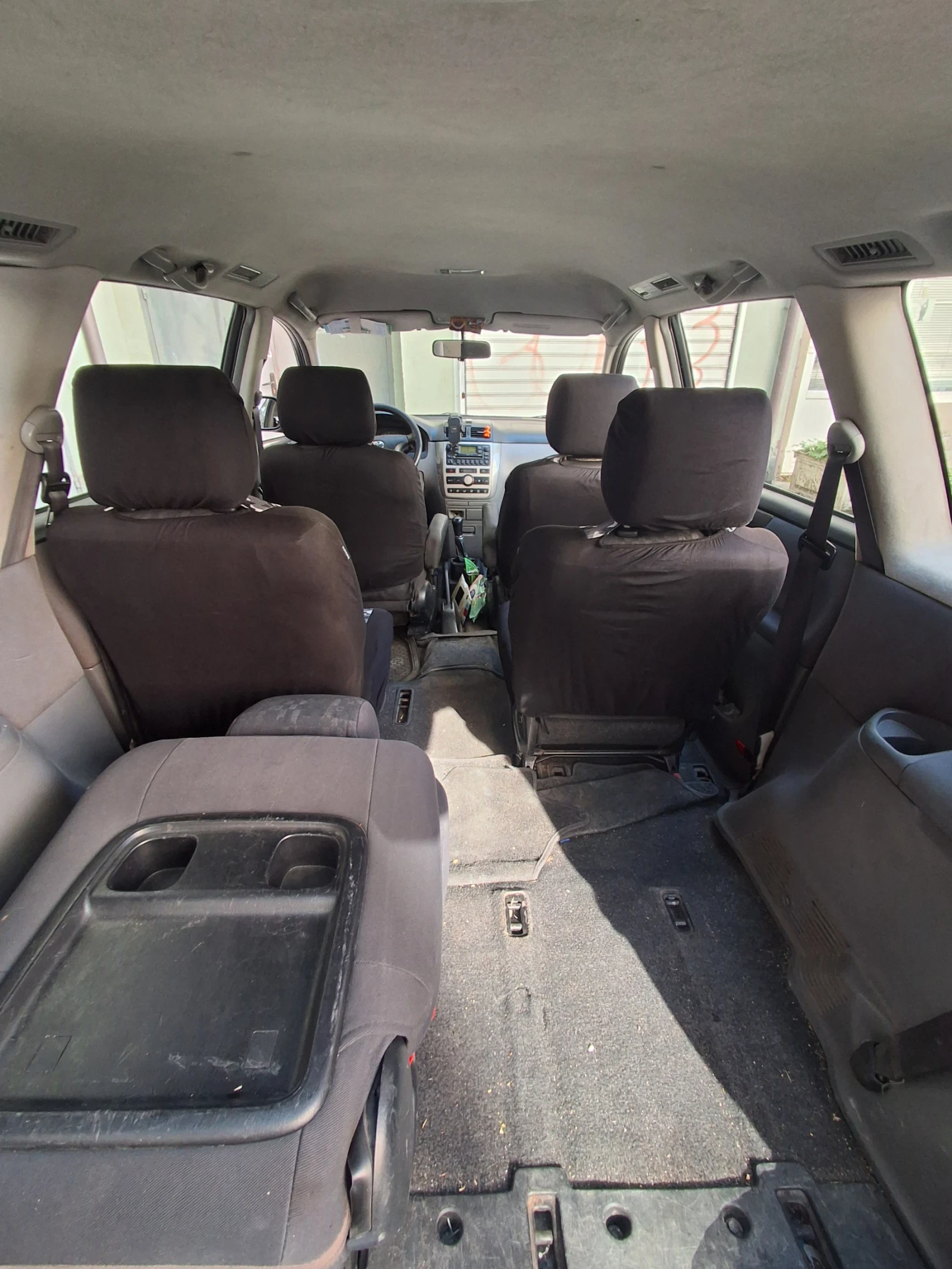 Toyota Avensis verso, снимка 9 - Автомобили и джипове - 56634602