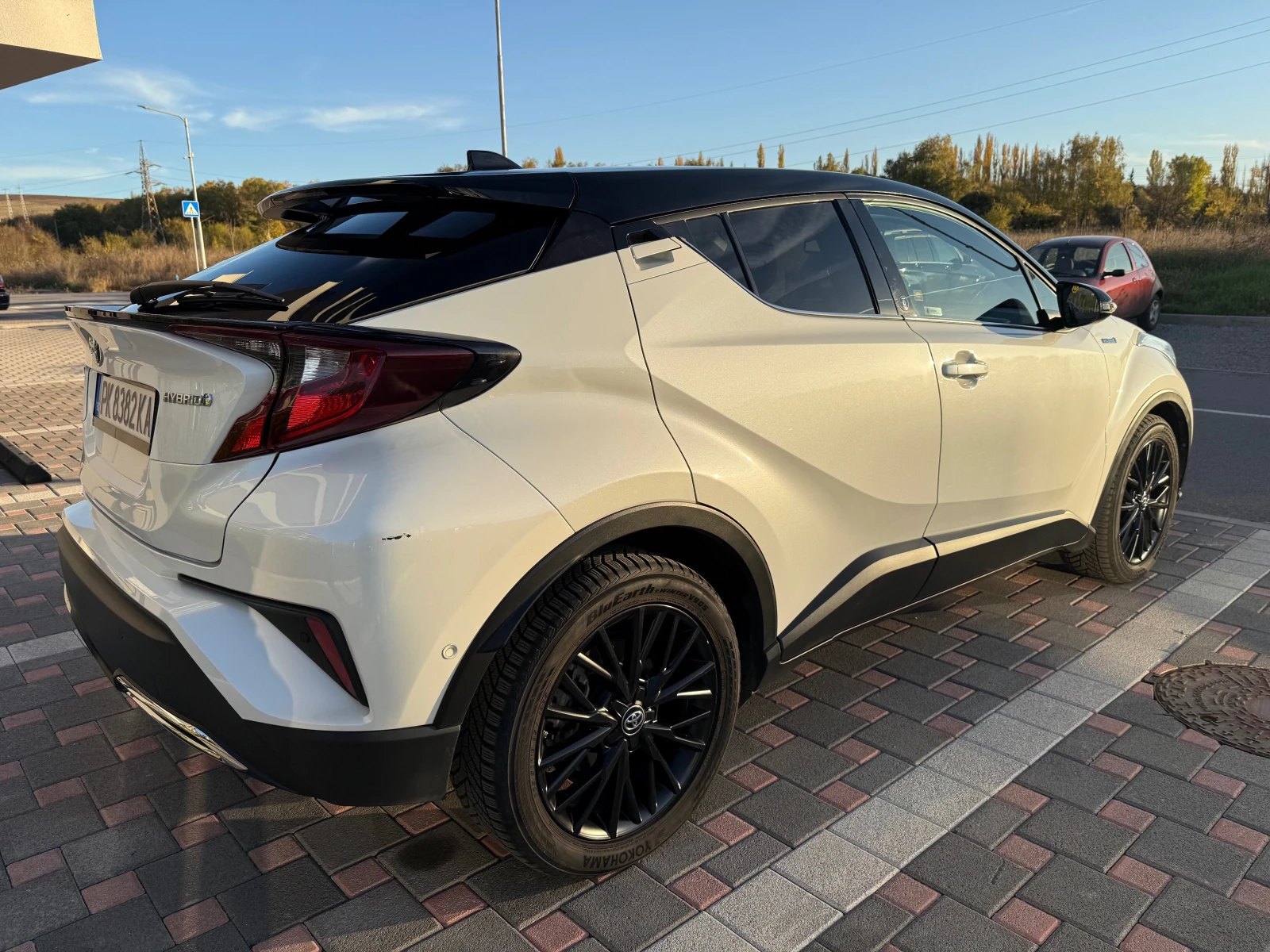 Toyota C-HR Гаранция Team Deutschland Hybrid 184hp - изображение 6