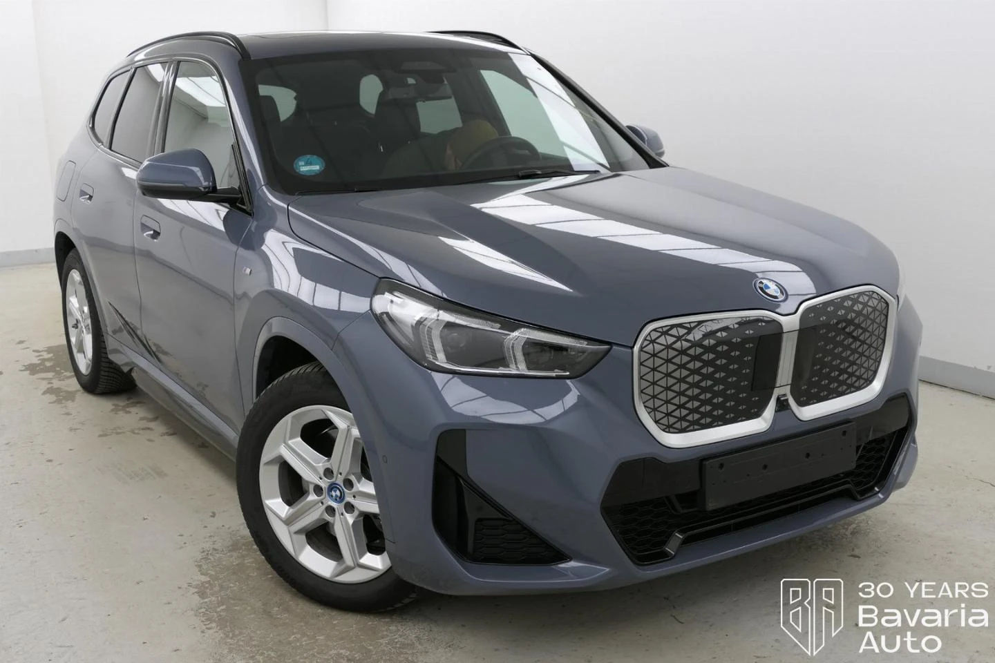 BMW iX1 30 xDrive M Sport  Paket | Mobile.bg   4