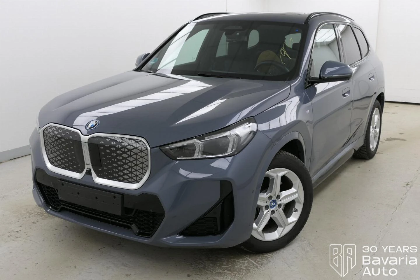 BMW iX1 30 xDrive M Sport  Paket | Mobile.bg   1
