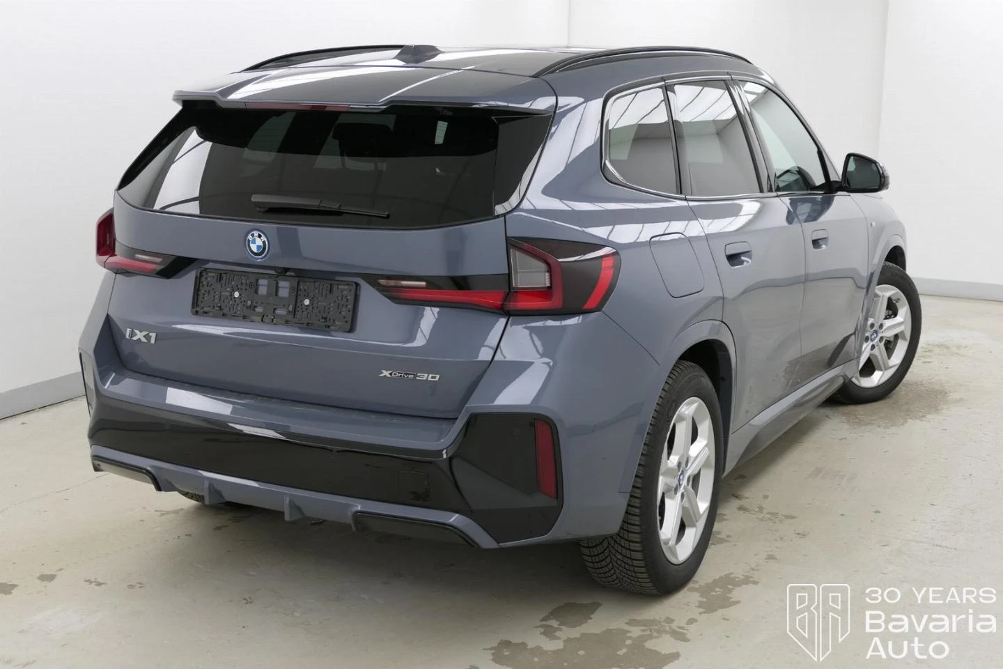 BMW iX1 30 xDrive M Sport  Paket | Mobile.bg   3