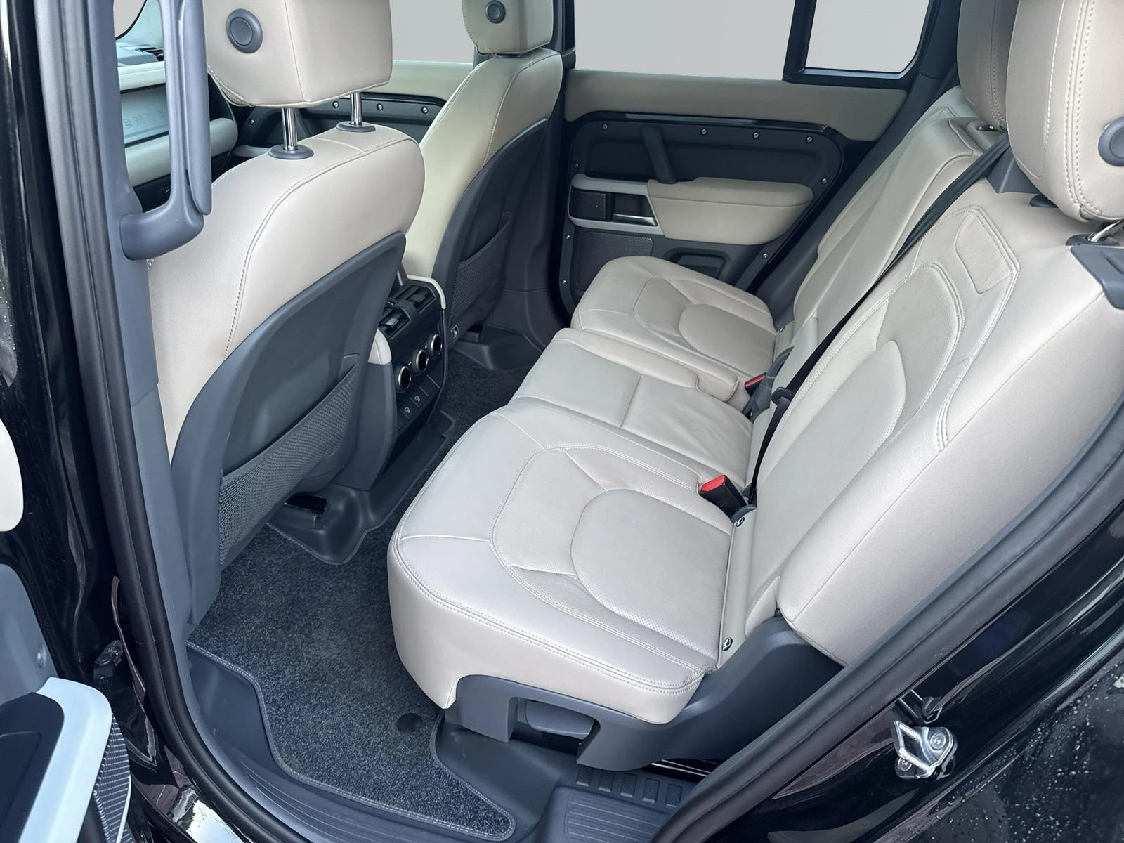 Land Rover Defender 110 P400 SE/BLACK PACKAGE/MERIDIAN/PANO/360/HEADUP - изображение 10