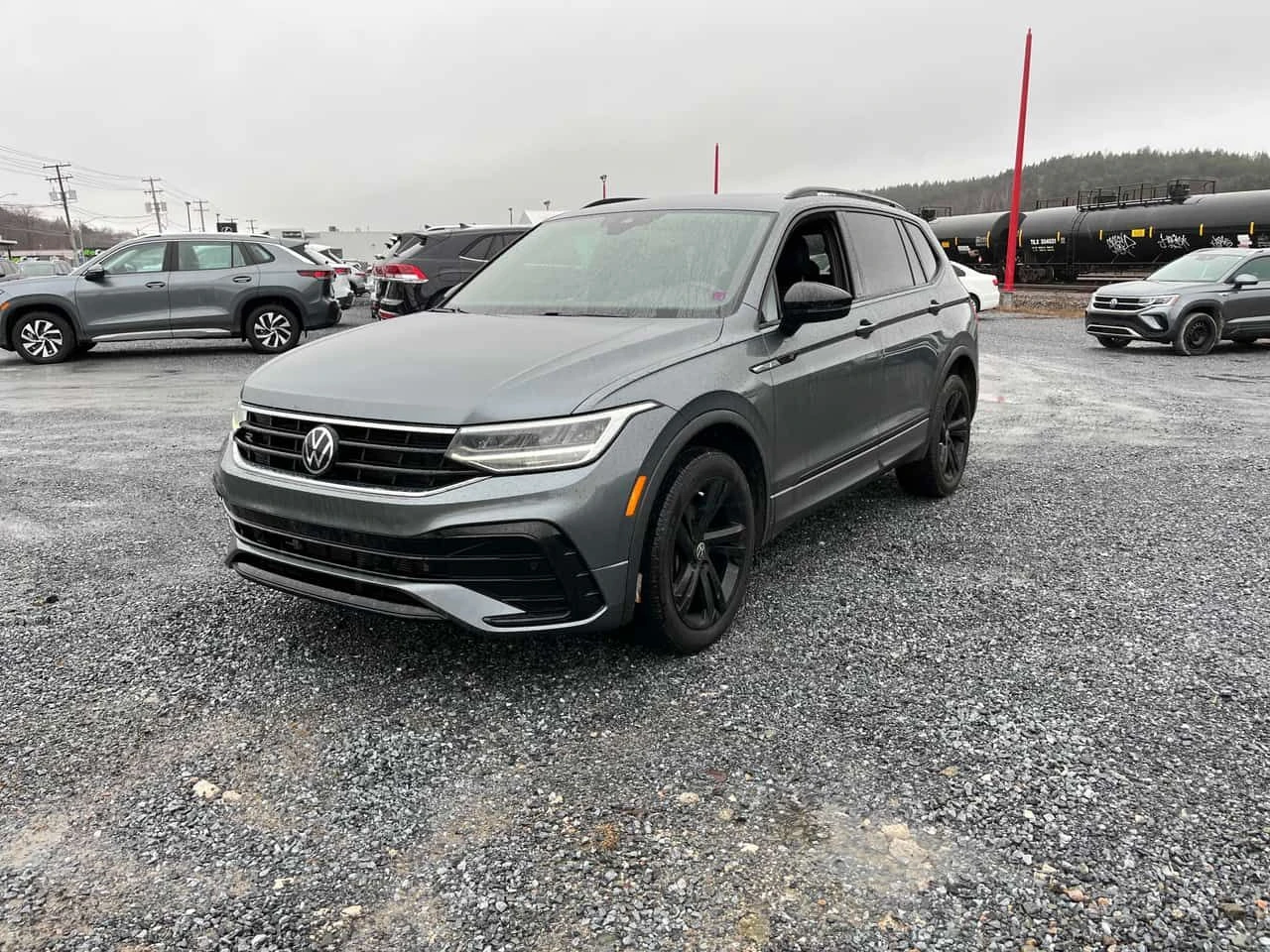 VW Tiguan Comfortline R Line Black Edition| CARFAX | Auto.bg — изображение 1