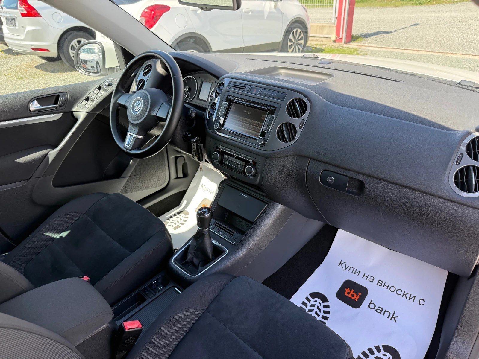 VW Tiguan (KATO НОВА)^(4х4), снимка 15 - Автомобили и джипове - 54136123