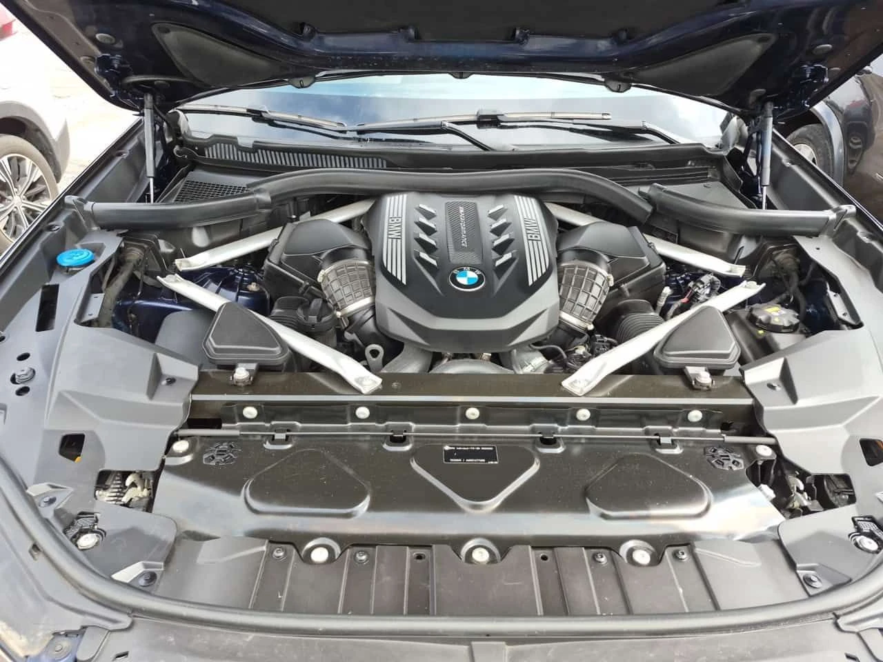 BMW X5 M50I* ЛАЗЕРИ* ДИСТРОНИК* ОБДУХВАНЕ* H/K* PANO* , снимка 17 - Автомобили и джипове - 54185692