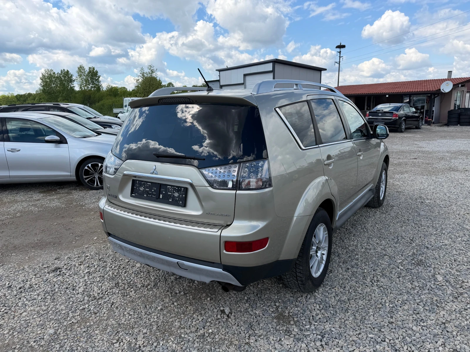 Mitsubishi Outlander 2.4i-170PS-4Х4-АВТОМАТ, снимка 5 - Автомобили и джипове - 54405021