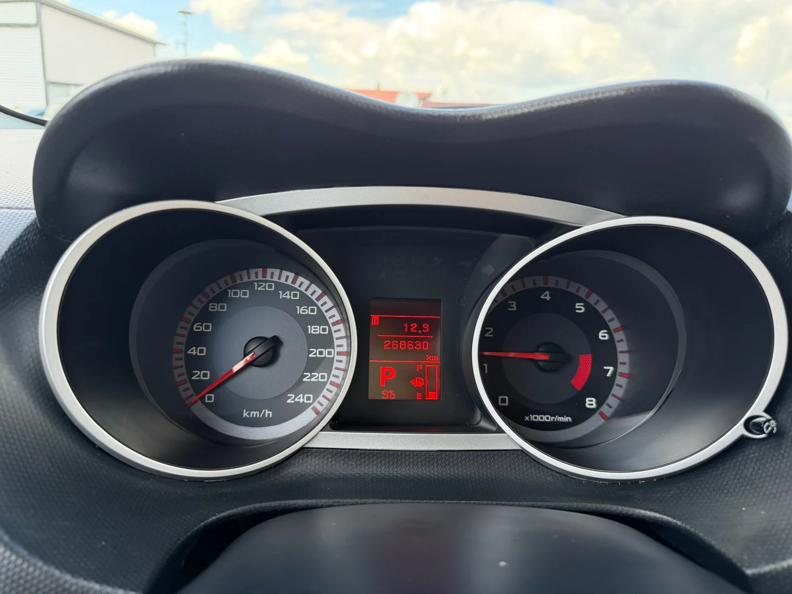 Mitsubishi Outlander 2.4i-170PS-4Х4-АВТОМАТ, снимка 13 - Автомобили и джипове - 54405021