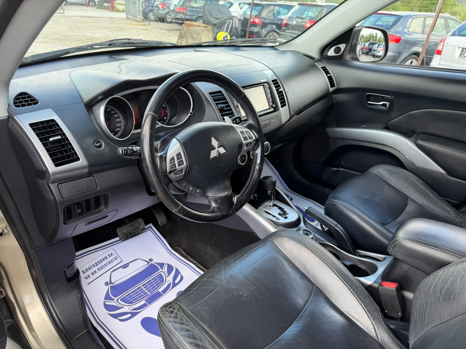 Mitsubishi Outlander 2.4i-170PS-4Х4-АВТОМАТ, снимка 10 - Автомобили и джипове - 54405021