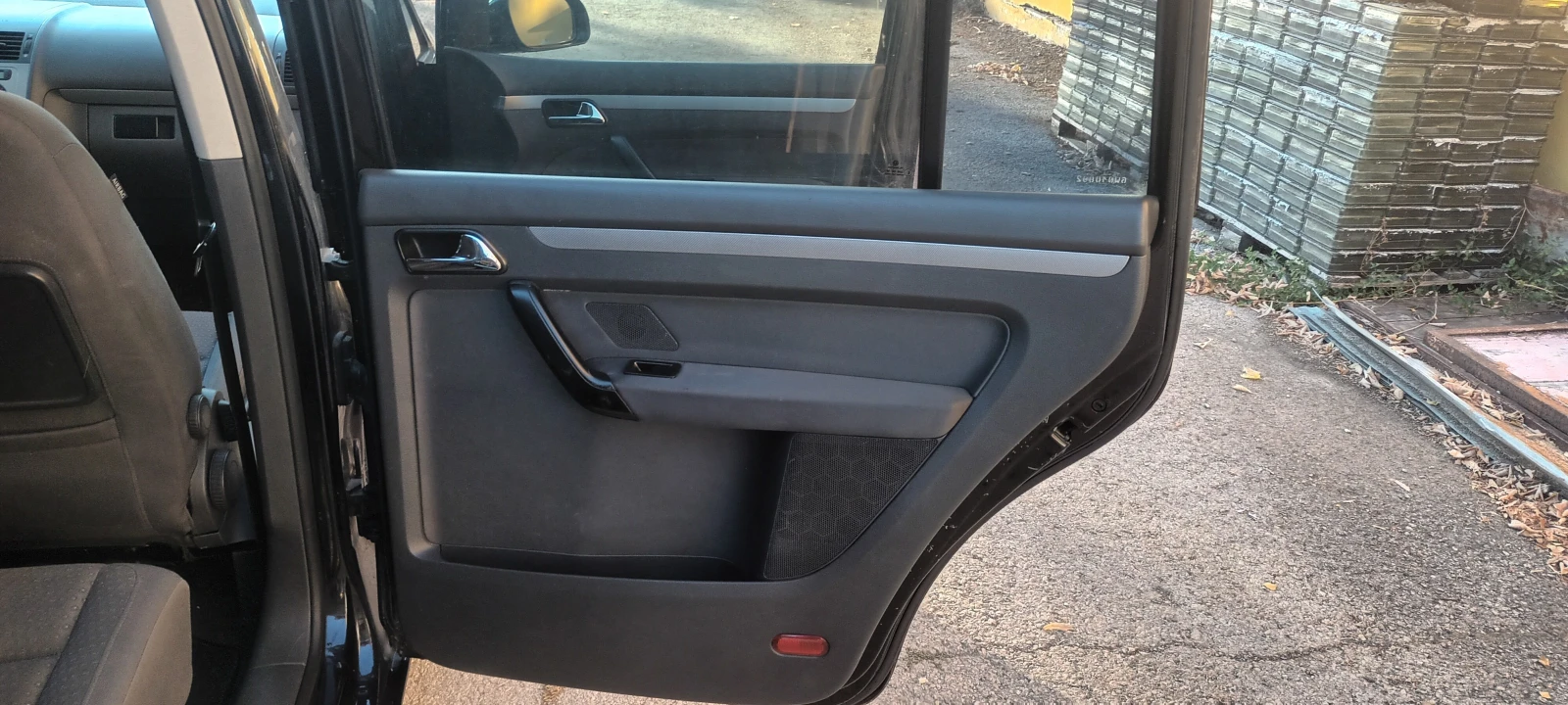 VW Tiguan 20 140ps 7сед, снимка 6 - Автомобили и джипове - 54692822