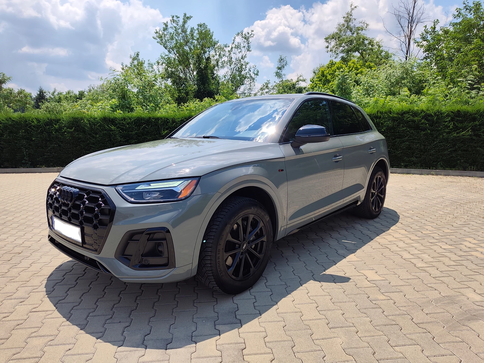 Audi Q5  Premium Plus 2.0L Mild Hybrid