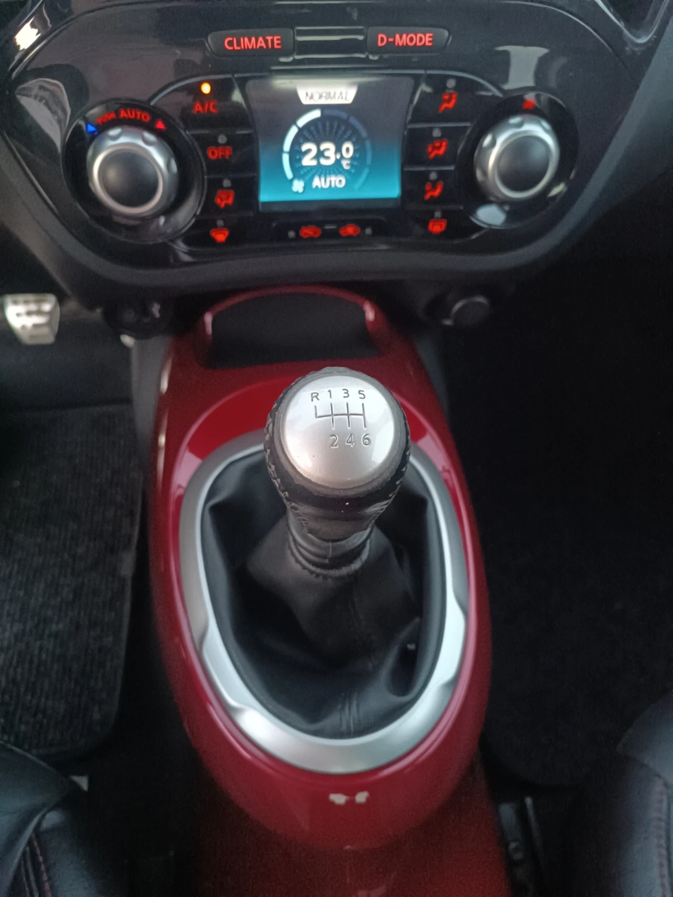 Nissan Juke 1, 6 бензин, TEKNA, ЛИЗИНГ , снимка 11 - Автомобили и джипове - 55994471