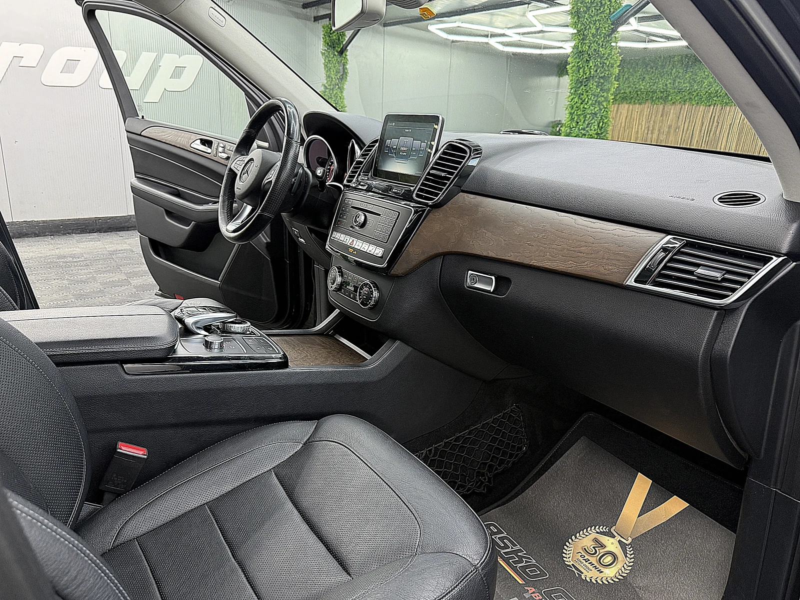 Mercedes-Benz GLE 350 360-K/PANORAMA/AMG-line/9gt/ПОДГРЕВ ОБДУХВАНЕ Л-Г, снимка 14 - Автомобили и джипове - 56164529