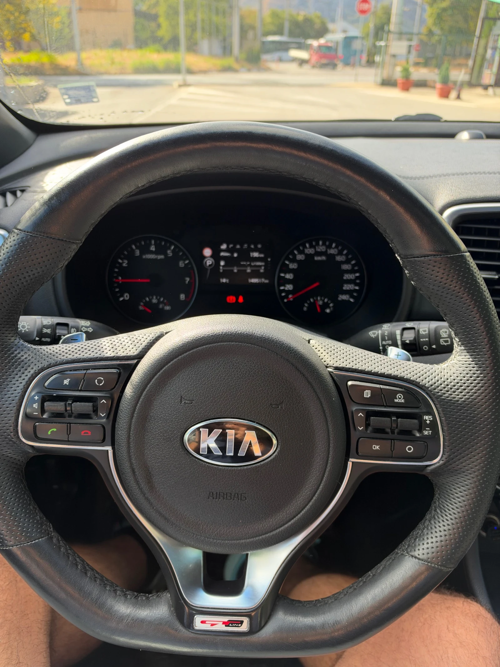 Kia Sportage 1.6 T-GDI GT-Line AWD , снимка 9 - Автомобили и джипове - 56175912